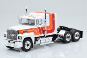 Ford LTL 9000 Hvid Rød Orange IXO 1:43 TR094