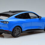 Ford Mustang Mach-E GT Performance Blå Otto 1:18 OT414 Resin - image 2 of 6