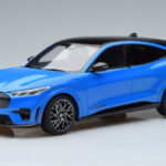 Ford Mustang Mach-E GT Performance Blå Otto 1:18 OT414 Resin
