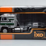 Freightliner FLA Hvid Grøn IXO 1:43 - image 4 of 4