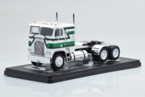 Freightliner FLA Hvid Grøn IXO 1:43