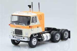 GMC Astro 95 Beige Hvid IXO 1:43 TR167
