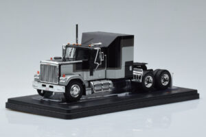 GMC General Sølv Sort IXO 1:43 TR117