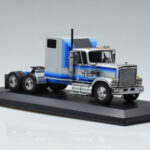 GMC General Sølv IXO 1:43 TR079 - image 4 of 6
