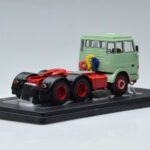 Henschel HS 19 TS Grøn IXO 1:43 - image 2 of 6