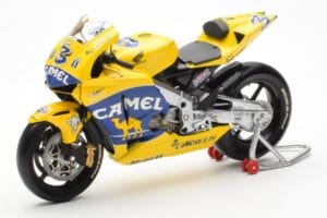 Honda RC211V Pramac Pons #3 M. Biaggi MotoGP 2003 Minichamps 1:12 122037103 Metal — billede 2 af 4