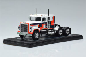 International Transtar 4300 Hvid IXO 1:43