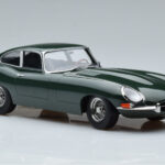 Jaguar E-Type Series 1 British Racing Grøn KK-Scale 1:18 - image 4 of 6