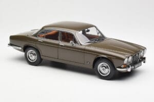 Jaguar XJ6 Series 1 4.2 Sable Brun Paragon 1:18 2011004 Metal — billede 6 af 8