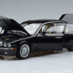 Jaguar XJ6 X350 Ebony Sort Almost Real 1:18 - image 2 of 11