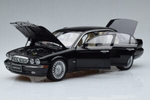 Jaguar XJ6 X350 Ebony Sort Almost Real 1:18 810501 Metal — billede 2 af 11