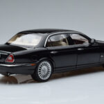 Jaguar XJ6 X350 Ebony Sort Almost Real 1:18 - image 3 of 11