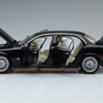 Jaguar XJ6 X350 Ebony Sort Almost Real 1:18 - image 4 of 11