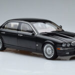 Jaguar XJ6 X350 Ebony Sort Almost Real 1:18 - image 10 of 11