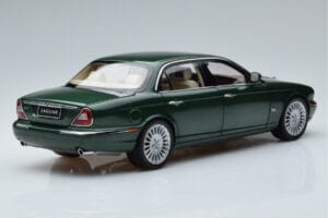 Jaguar XJ6 X350 Racing Grøn Almost Real 1:18 810502 Metal — billede 3 af 13