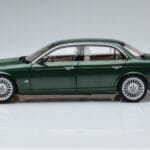 Jaguar XJ6 X350 Racing Grøn Almost Real 1:18 - image 5 of 13