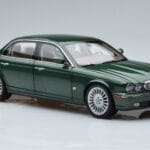 Jaguar XJ6 X350 Racing Grøn Almost Real 1:18 - image 6 of 13