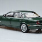 Jaguar XJ6 X350 Racing Grøn Almost Real 1:18 - image 7 of 13