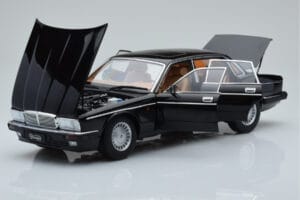 Jaguar XJ6 XJ40 Ebony Sort Almost Real 1:18 810543 Metal — billede 2 af 11