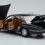 Jaguar XJ6 XJ40 Ebony Sort Almost Real 1:18 - image 5 of 11