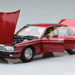 Jaguar XJ6 XJ40 Flamenco Rød Almost Real 1:18 - image 2 of 11