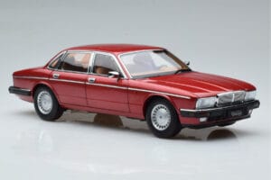 Jaguar XJ6 XJ40 Flamenco Rød Almost Real 1:18 810541 Metal — billede 6 af 11