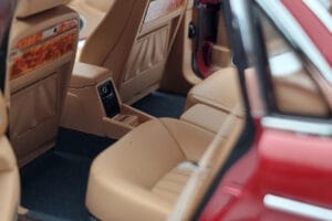 Jaguar XJ6 XJ40 Flamenco Rød Almost Real 1:18 810541 Metal — billede 10 af 11