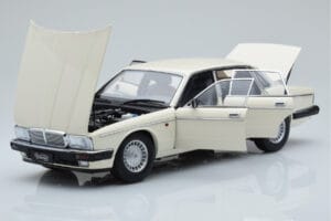 Jaguar XJ6 XJ40 Glacier Hvid Almost Real 1:18 810542 Metal — billede 2 af 11