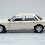 Jaguar XJ6 XJ40 Glacier Hvid Almost Real 1:18 - image 4 of 11
