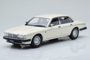 Jaguar XJ6 XJ40 Glacier Hvid Almost Real 1:18 810542