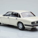 Jaguar XJ6 XJ40 Glacier Hvid Almost Real 1:18 - image 7 of 11