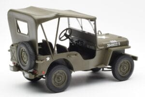 Jeep Willys Med Presenning UT Models 1:18 180149002 Metal — billede 2 af 6