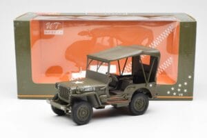 Jeep Willys Med Presenning UT Models 1:18 180149002 Metal — billede 6 af 6