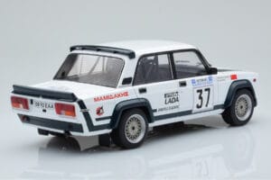 Lada 2105 VFTS #37 H. Ohu Rally Acropolis 1983 IXO 1:18 18RMC145 Metal — billede 2 af 6