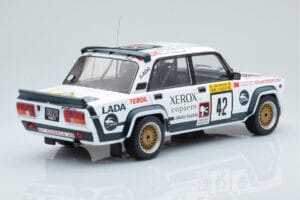 Lada 2105 VFTS #42 S. Brundza Rally 1000 Lakes 1984 IXO 1:18 18RMC146 Metal — billede 2 af 6