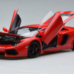 Lamborghini Aventador LP700-4 Andromeda Rød AUTOart 1:18 - image 2 of 10