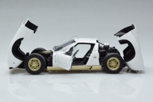 Lamborghini Miura SV Hvid AUTOart 1:18 74544 Metal — billede 4 af 8