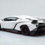 Lamborghini Veneno Hvid AUTOart 1:18 - image 7 of 8