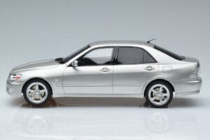 Lexus IS200 XE10 Sølv Otto 1:18 OT991 Resin — billede 3 af 6