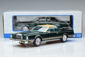 Lincoln Continental Mark V Mørkegrøn MCG 1:18 MCG18404 Metal — billede 6 af 6