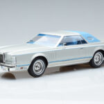 Lincoln Continental Mark V Sølv MCG 1:18