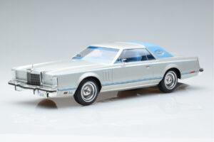 Lincoln Continental Mark V Sølv MCG 1:18