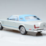 Lincoln Continental Mark V Sølv MCG 1:18 - image 5 of 6