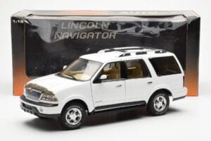 Lincoln Navigator Hvid AUTOart 1:18 72761 Metal — billede 8 af 8