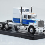 Mack Superliner Magnum Hvid Blå IXO 1:43 - image 4 of 6