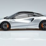 McLaren Artura Sølv GT Spirit 1:18 GT873 Resin - image 3 of 6