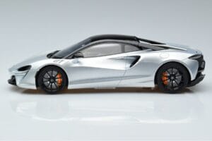 McLaren Artura Sølv GT Spirit 1:18 GT873 Resin — billede 3 af 6