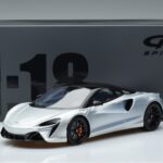McLaren Artura Sølv GT Spirit 1:18 GT873 Resin - image 6 of 6