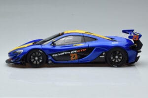 McLaren P1 GTR Blå Med Gule Striber AUTOart 1:18 81542 Komposit — billede 4 af 7