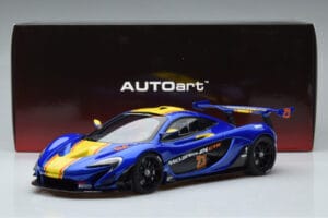 McLaren P1 GTR Blå Med Gule Striber AUTOart 1:18 81542 Komposit — billede 7 af 7